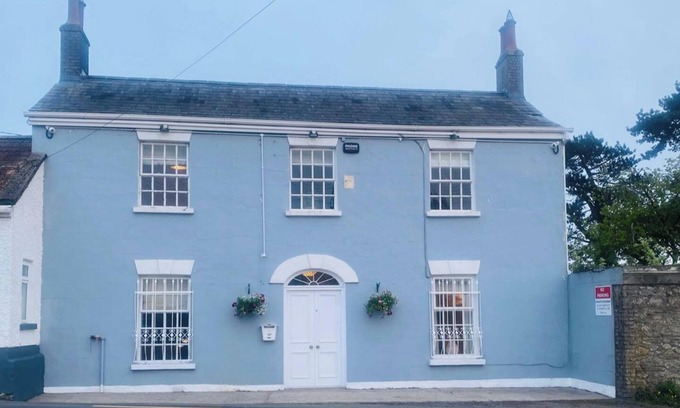 Cut Bush House | 4-Bed House in Kildare, Sleeps 8 with Parking