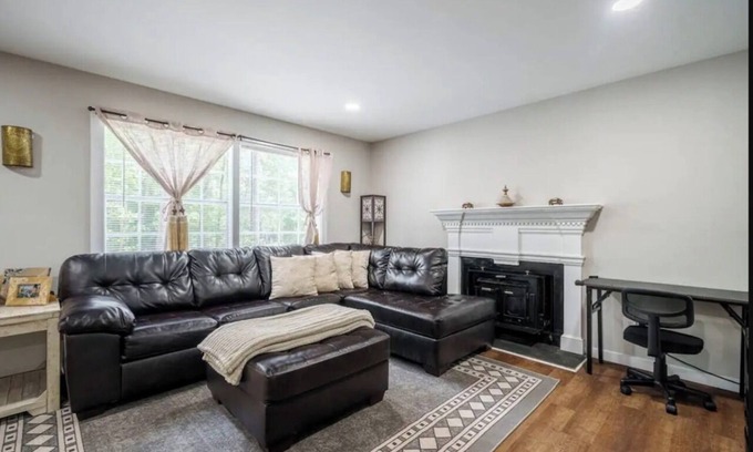 Bynum House | 4 Bed Moroccan style,min to UNC,Kids Essentials,Crib,next to Golf & restaurants
