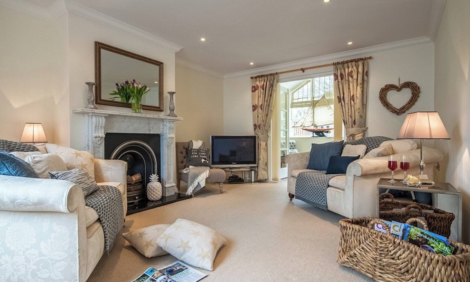 Little Haven Cottage | 4 bedroom accommodation in Little Haven
