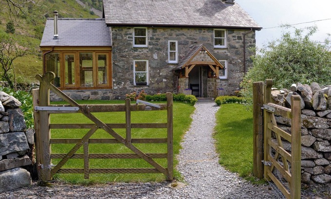 Dolgellau Cottage | 4 bedroom accommodation in Llanfachreth, near Dolgellau