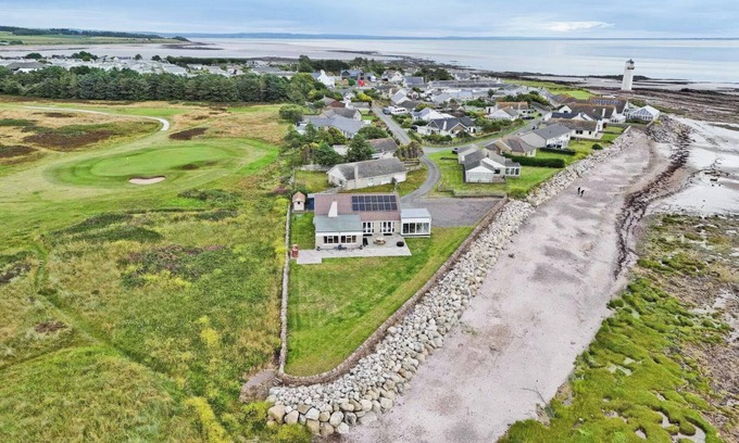 Southerness Cottage | 4 bedroom accommodation in Southerness, Dumfries