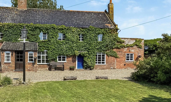 Hethel Cottage | 4 bedroom accommodation in East Harling, near Thetford