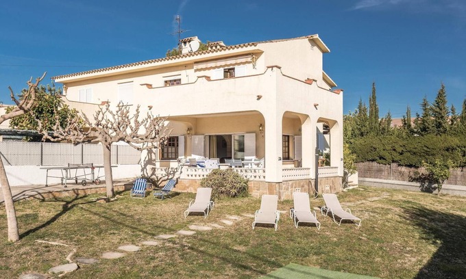 El Roc de Sant Gaieta House | 4 bedroom cozy home in Roda de Berà