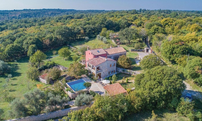 Rakalj House | 4 bedroom cozy home in Rakalj