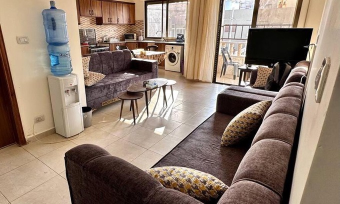 Madaba Apartment | 4 Bedroom Flat in Madaba with AC