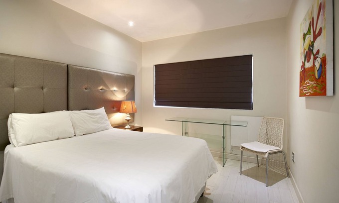 Greater Johannesburg Metropolitan Area Apartment | 4 Bedroom fully serviced standard Villa with king and twin beds in Sandton CBD
