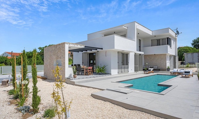 Bilice House | 4 bedroom gorgeous home in Bilice