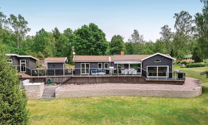 Boxholm House | 4 bedroom gorgeous home in Boxholm