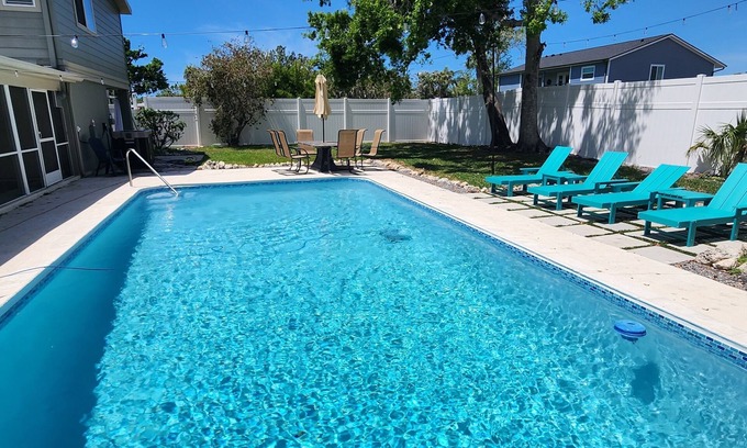 Osprey House | 4-bedroom heated Pool house in lovely Osprey, 5 minutes to the beach