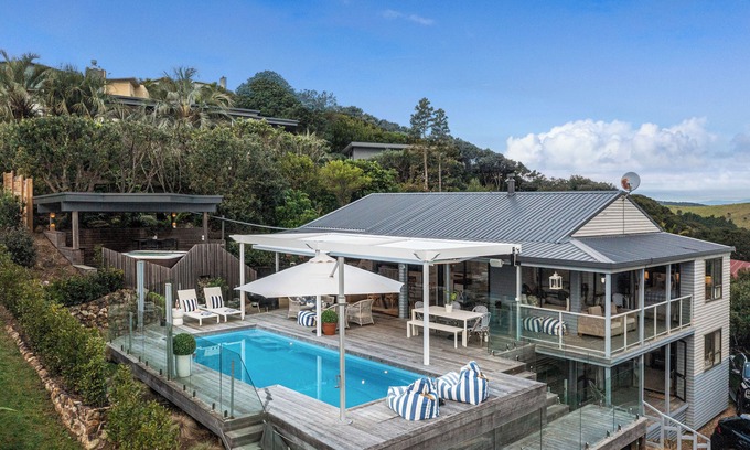 Ostend House | 4 Bedroom home with the most Incredible expansive views with huge heated pool!