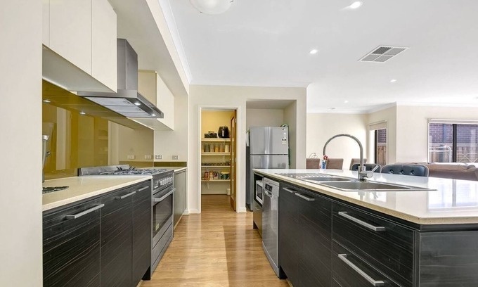 Werribee House | 4 Bedroom House in Werribee
