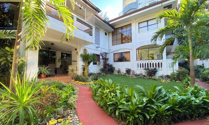 Balabag House | 4-Bedroom house- Summer Breeze Boracay Aklan