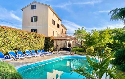 Sveti Anton House | 4 Bedroom Lovely Home In Sveti Anton