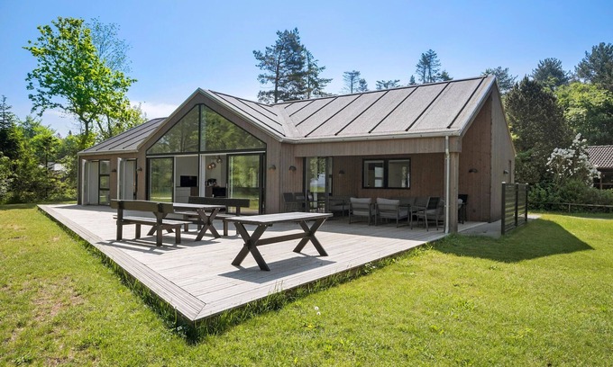 Strøby Ladeplads House | 4 bedroom nice home in Strøby