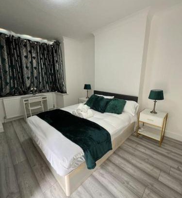 Hale House | 4 Bedroom semi detached House London