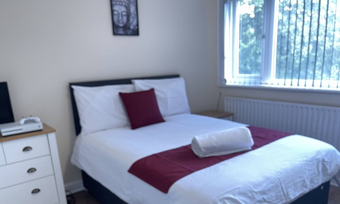 Runcorn House | 4 bedroom townhouse in Runcorn
