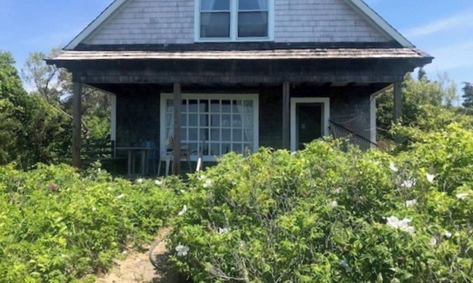 Indian Neck Heights Cottage | 4-bedroom waterfront cottage in charming Wellfleet with WiFi