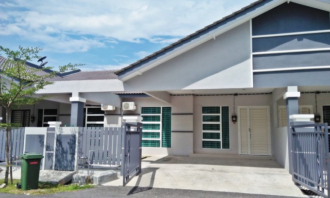 Bukit Gapam House | 4 bedrooms fully aircond Achutra Guesthouse