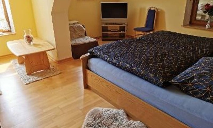 Dhron Apartment | 4-bettwohnung 2 Pers. mit 2 Schlafzimmern - Ferienwohnung Gorges "Im Hof"