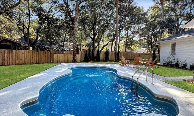 Isle of Palms House | 4 BR Beach House | Heated Pool | Pet Friendly