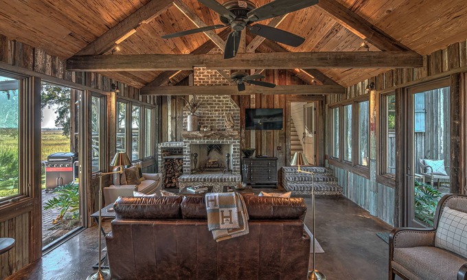Darien Other | 4-BR Hatcher House w/docks, pool, & private firepit on Emma's Driftwood Farm