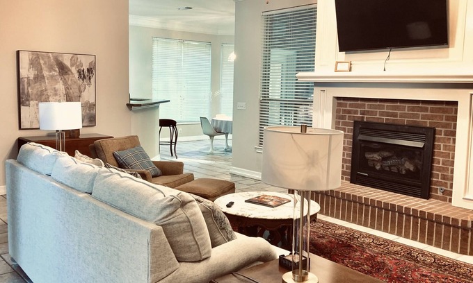 Paris House | 4 BR Spacious Luxury Home, 3 beds are King, perfect for executives or a family