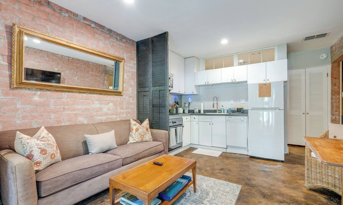 Zilker Apartment | ~ 4 Mi to Downtown: Historic Austin Apartment