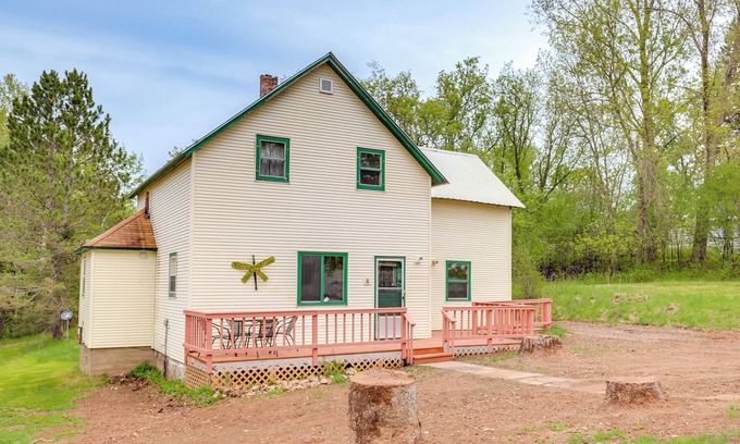 Glidden House | 4 Mi to Gordon Lake: Family Retreat in Glidden!