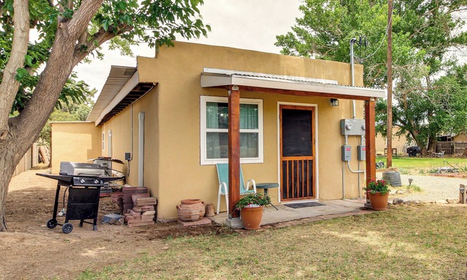 Bosque Farms Cottage | 4 Mi to Rio Grande: Bosque Farms Home w/Patio!