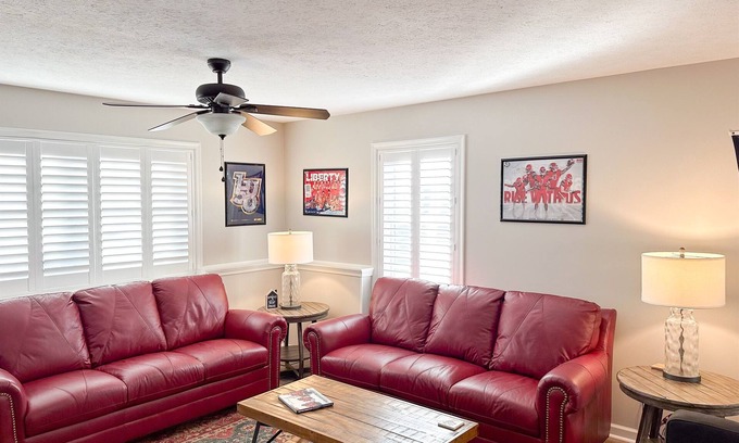 Rustburg House | 4 minutes to Liberty University