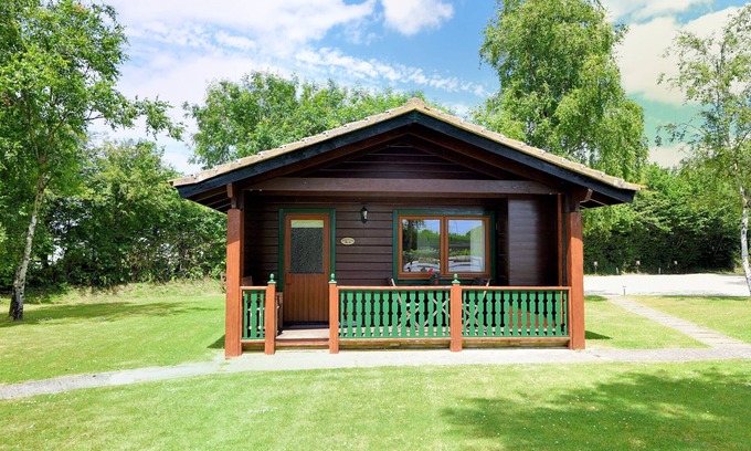 Combpyne Cottage | 4 PINEWOOD RETREAT, family friendly, with pool in Lyme Regis