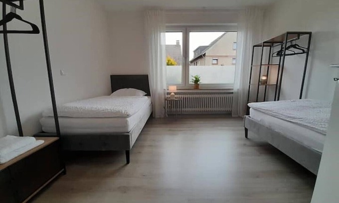 Castrop-Rauxel Apartment | 4-room vacation apartment - renovated - WLAN - Netflix