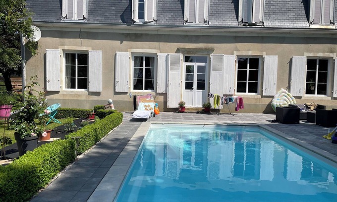 Etival-les-le-Mans Bed & Breakfast | 4 rooms sleeping 12 with swimming pool and fully equipped kitchen Le Mans/Circuit 24H