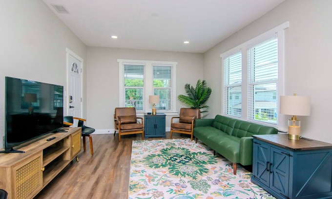 Tampa Heights Apartment | 4 Seasons of Spring in Tampa Heights - Unit 4