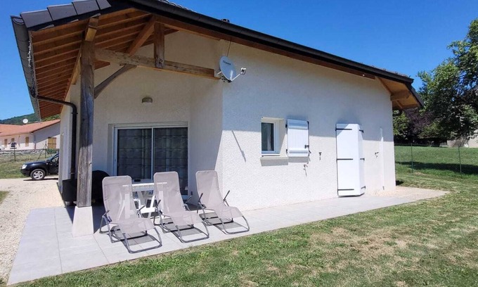 Hotonnes House | 4-star detached villa 10 mins from ski resort