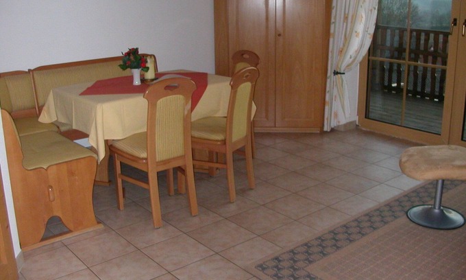 Stammbach Apartment | 4-Sterne-Ferienwohnung (75qm) mit Balkon zur Südseite