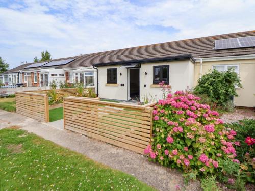 Llanasa House | 4 Willow Grove - Freehold