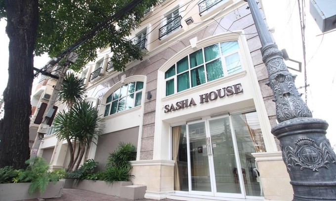 Chan Kasem Hotel | 400 m. from BTS Senanikom! - Sasha Service Apartment starts at 1000 thb/night