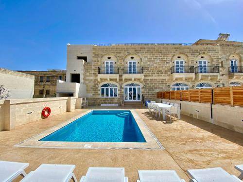 Sannat Villa | 400 m² Villa ∙ 6 bedrooms ∙ 12 guests