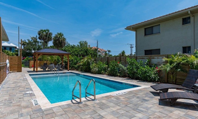 Cocoa Beach Apartment | 400 South - Unit C Su