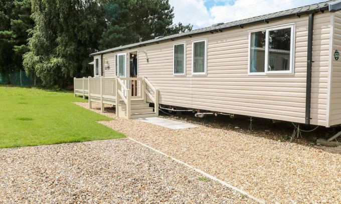 Hopton Apartment | 42 m² Apartment ∙ 3 bedrooms ∙ 5 guests