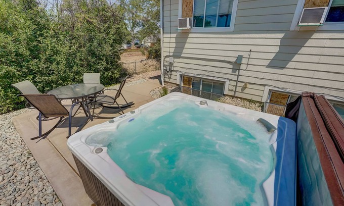 Berkley House | 420 PS5 Hottub Arcade Theater PoolTablePinball