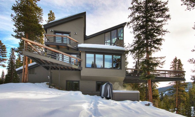 Breckenridge House | 425 m² House ∙ 7 bedrooms ∙ 8 guests