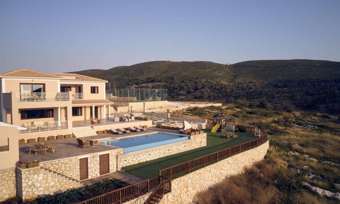 Anafonitria House | 430 m² House ∙ 1 bedroom ∙ 12 guests