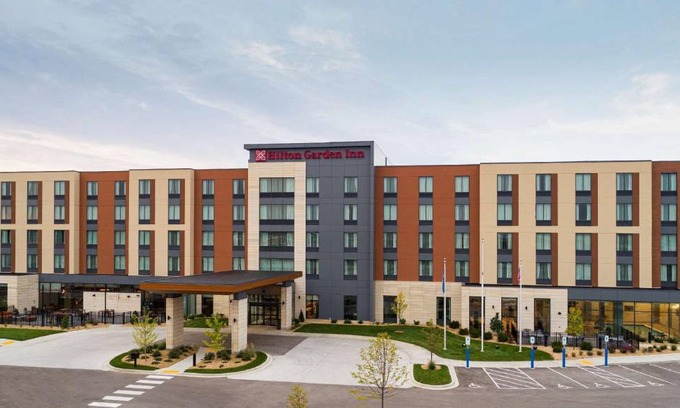 Brookfield Hotel | 45 m² Hotel ∙ 127 guests