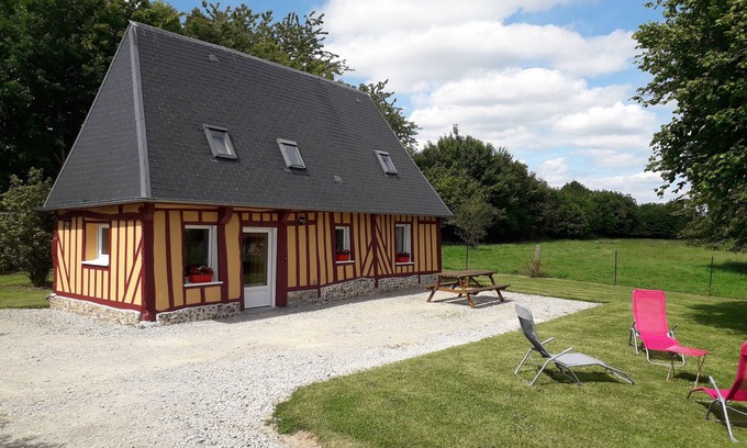 Giverville House | 45 min from the Normandy coast, 25 min from the Basilica of Saint Theresa of Lisieux
