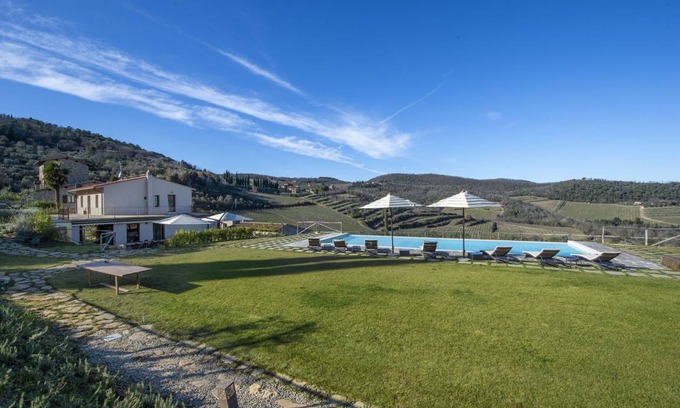 Lucolena Villa | 450 m² Villa ∙ 7 bedrooms ∙ 14 guests