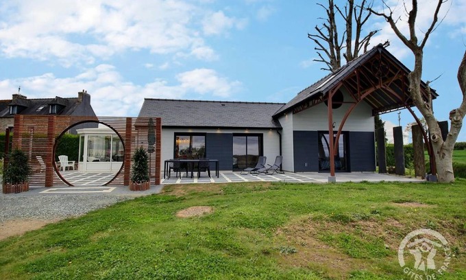 Plouaret House | 46 m² Gîte ∙ 1 bedroom ∙ 2 guests