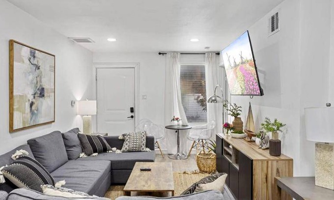 South Central Houston House | 465 m² House ∙ 15 bedrooms ∙ 46 guests