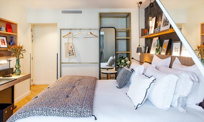 Quartier de Rochechouart Hotel | 47 m² Hotel ∙ 2 bedrooms ∙ 127 guests